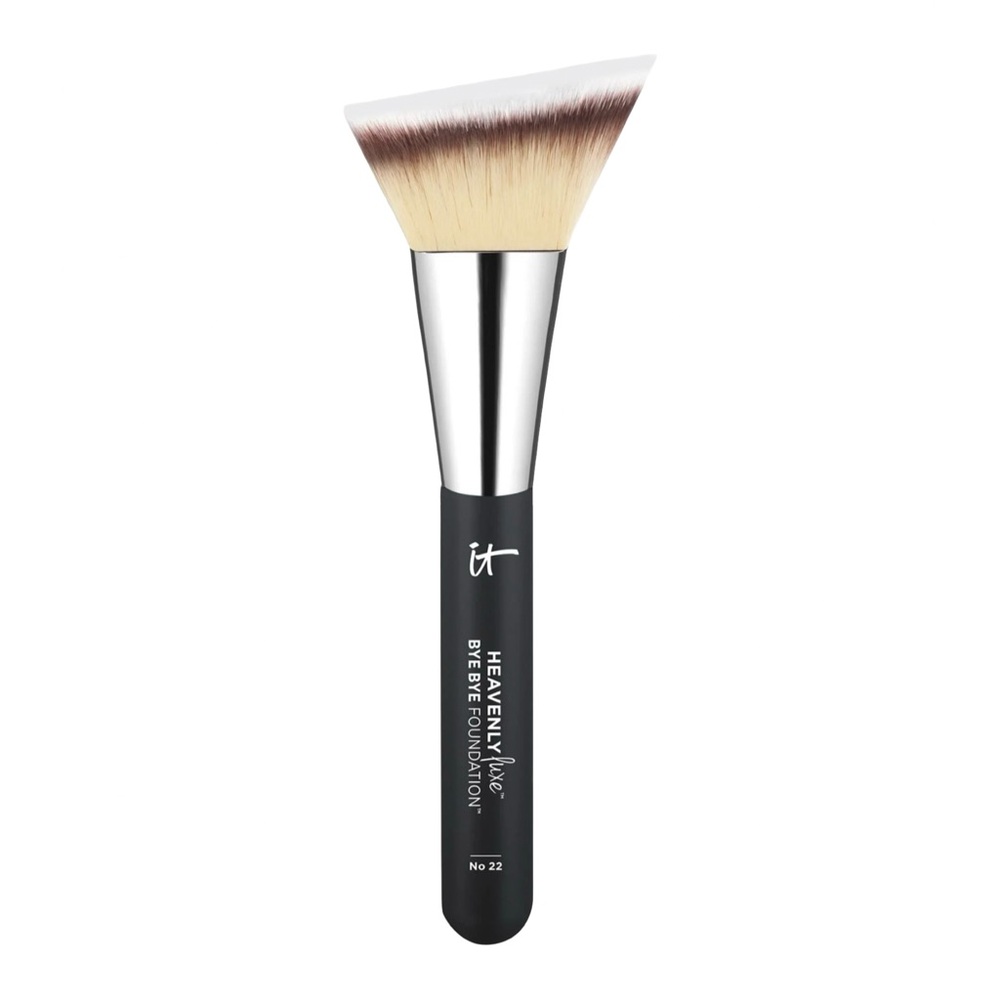 IT Cosmetics Heavenly Luxe Bye Bye Foundation Brush #22 NWT